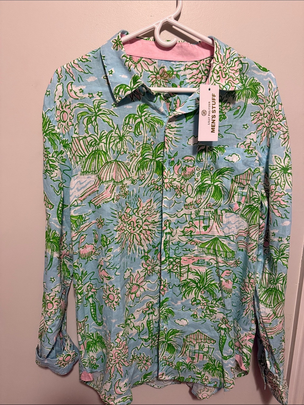 NWT. Lilly Pulitzer Men’s Light Blue Tropical Print Button-Down Shirt